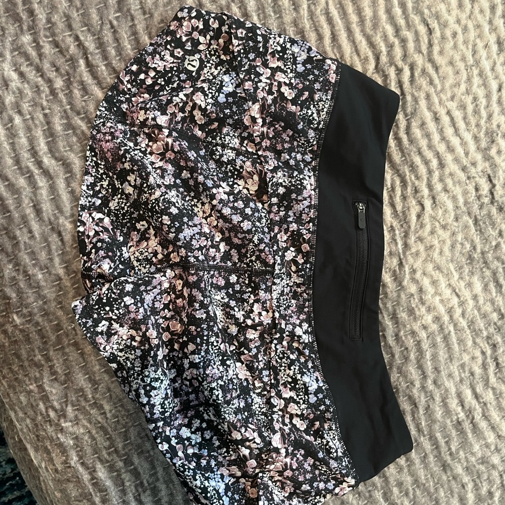 Lululemon shorts size 6